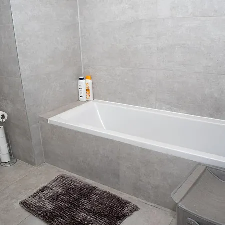 Lejlighed A52 - With Sea And Country Views