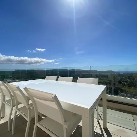 A52 - With Sea And Country Views Apartment *