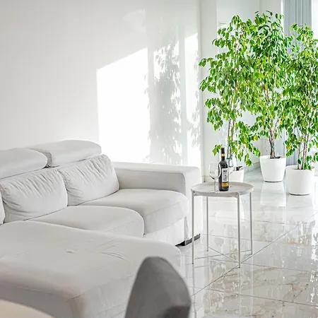 A52 - With Sea And Country Views Apartment *