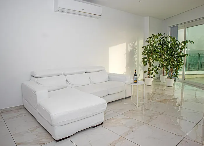 Apartment A52 - With Sea And Country Views *